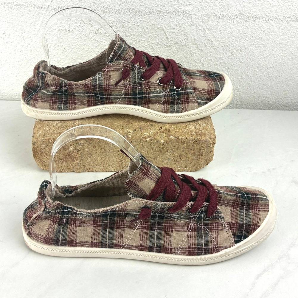 SO Red Tan Plaid Slip On Sneakers Size 9 Canvas Memory Foam Low Top Casual Shoes